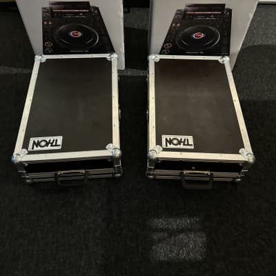 Pair of Pioneer DJ CDJ-3000 with flightcases image 1