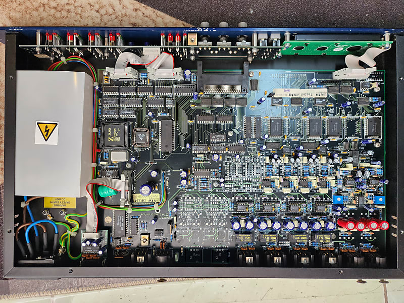 XTA DP224 ジャンク XTA DP224 Digital Loudspeaker Processor - Several available