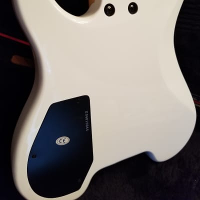 2004 Steinberger Spirit GU Deluxe white, select EMG Pickups
