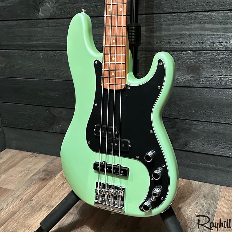 Fender Deluxe Active PJ 4 String MIM Electric Bass Guitar Sea Foam