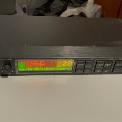 t.c. electronic M-One マルチエフェクター TC Electronic | Product | M-ONE XL