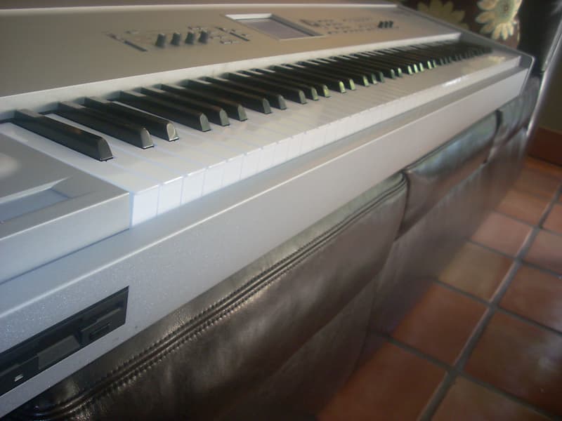 Korg Triton Pro X 88 Key Workstation Synthesizer, Fast Korg Triton Pro X 88 Key Workstation Synthesizer, Fast