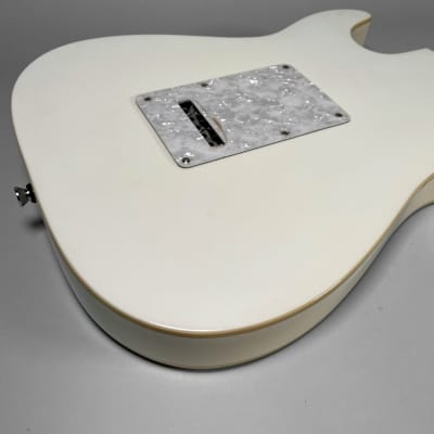 Hamiltone NT/ST Strat Style Arctic White Finish Electric Guitar w/HSC image 13