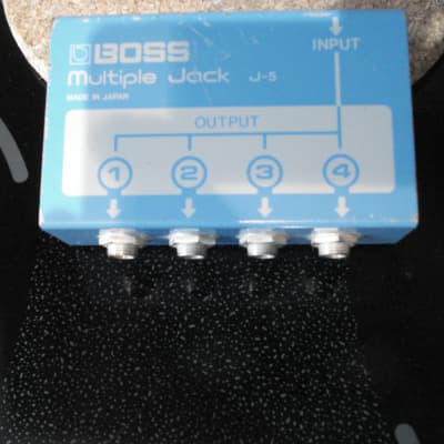 Boss J-5 Multiple Jack Box