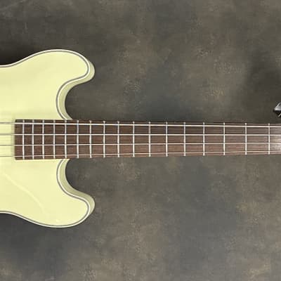 Warwick Star Bass / Open Box - High Polish White image 3