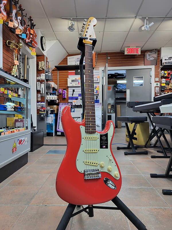 Fender American Vintage II '61 Stratocaster | Reverb Canada