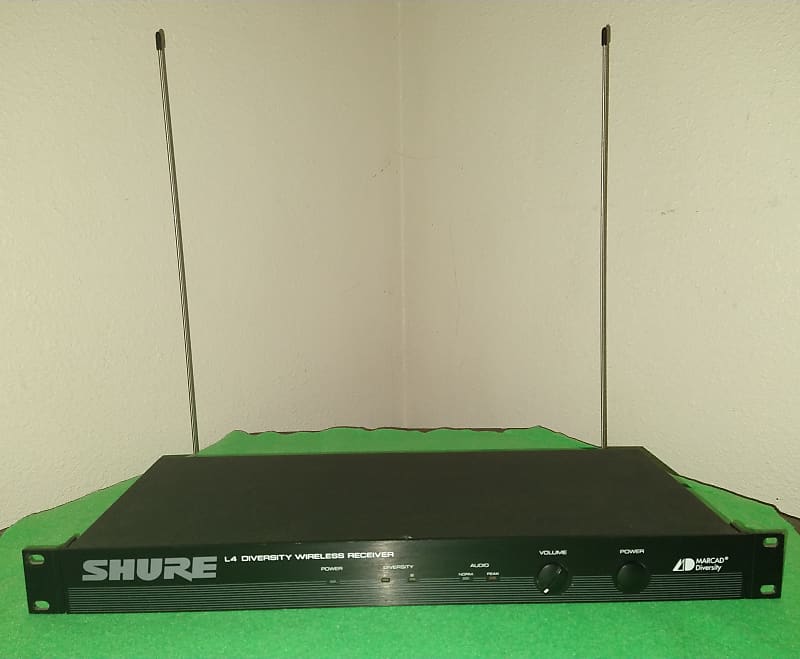 SHURE L4 DIVERSITY WIRELESS SYSTEM Black