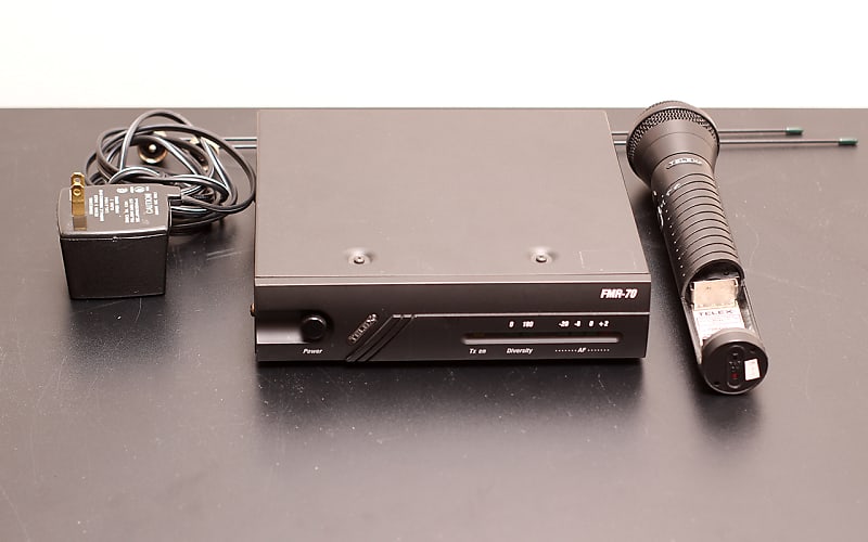 LEKATO 5.8G Wireless Microphone System Mic Transmitter Receiver Plug On XLR  100