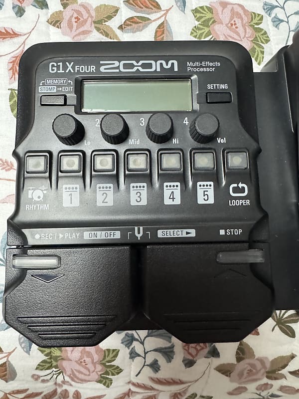 Zoom G1X Four