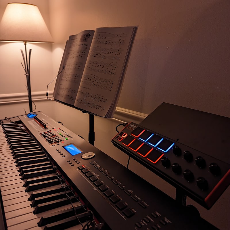 Mint Roland RD2000 88Key Digital Stage Piano 2017 Present Reverb