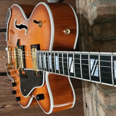 David Wallace Custom Guitar Robert Anderson Model AT-1030  2013 - Orange image 2