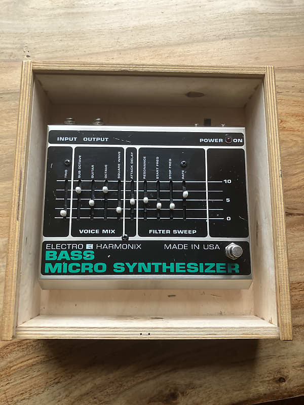 Electro-Harmonix Bass Micro Synthesizer