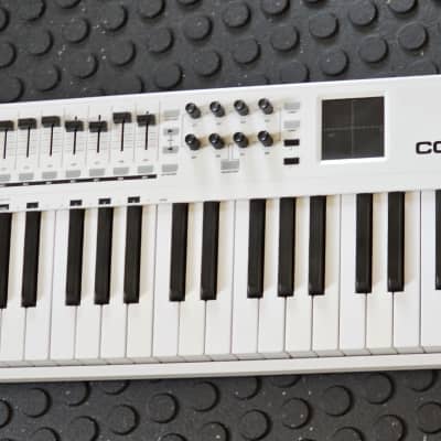M-Audio Code 61 USB MIDI Keyboard Controller 2010s - White