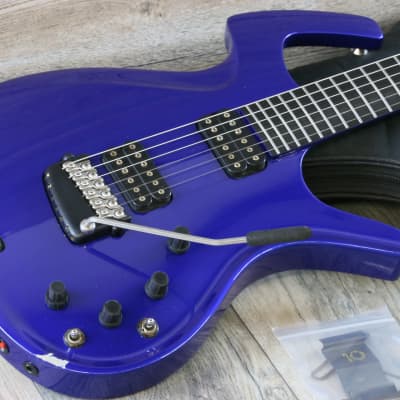 Unique! Parker Fly Deluxe Majik Blue Piezo Vibrato + Soft Case 