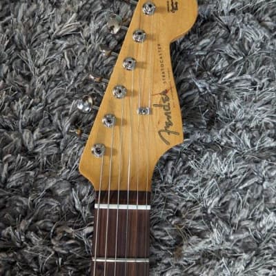 Fender Vintera '60s Stratocaster Modified with Pau Ferro Fretboard 2019 - Present - Olympic White image 4