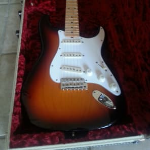 Fender  USA Custom Shop Stratocaster 1997 3 Color Sunburst image 7