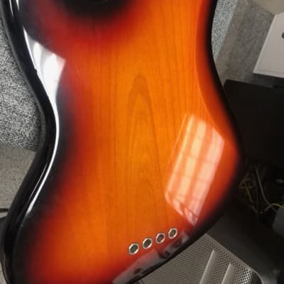 Fender American Standard Jazz Bass with Rosewood Fretboard 2001 - 3-Color Sunburst image 5