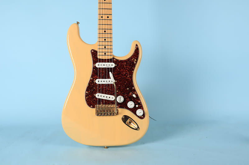 2005 Fender Deluxe Player Stratocaster Maple Strat Honey Blonde Electric Guitar image 1