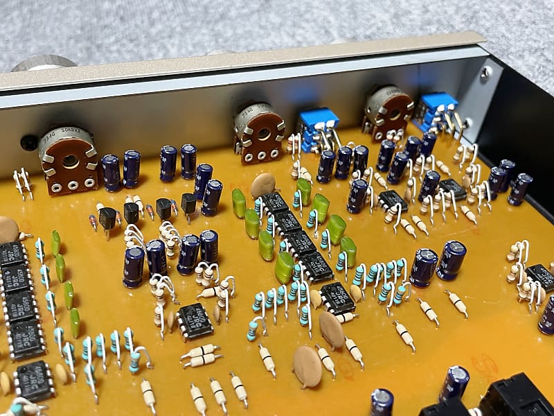 Vestax DCR-1200 3-Band Isolator w/power adapter | Reverb Vestax DCR-1200 3-Band Isolator w/power adapter | Reverb