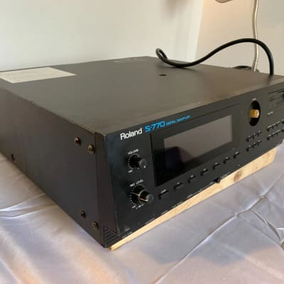 Roland S-770 Digital Sampler — Classic 16-Bit Rack Sampler Working - No Rack Ear