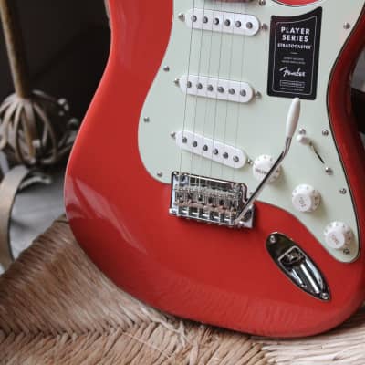 FENDER Limited Edition Player Stratocaster, Pau Ferro Fingerboard, Fiesta Red, 3, 69 KG imagen 14