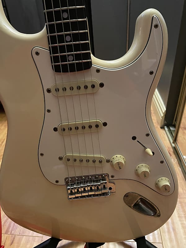 Fender Albert Hammond Jr ストラトキャスター　ST-72 Albert Hammond Jr Stratocaster® – Fender