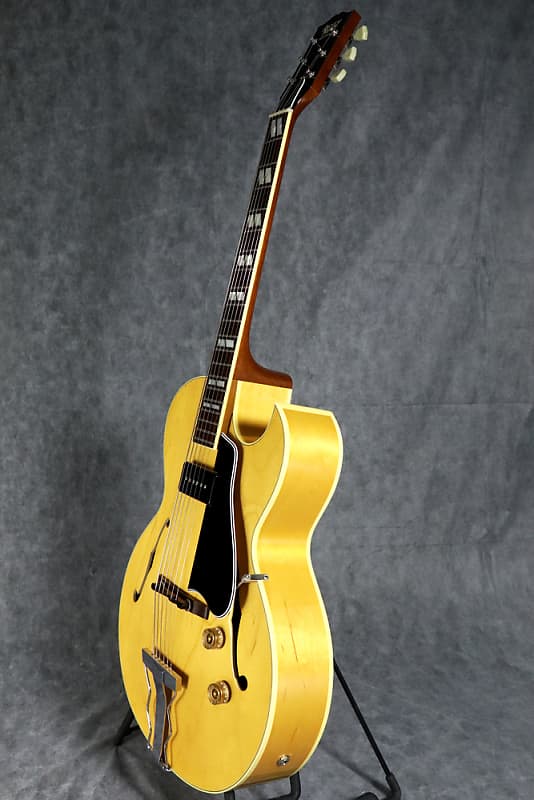 超 Archtop Tribute AT205MD フルアコ 日本製 アーチトップトリビュート Gibson ギブソン  NAZCAケース付き(その他)｜売買されたオークション情報、yahooの商品情報をアーカイブ公開 - オークファン ホビー、カルチャー