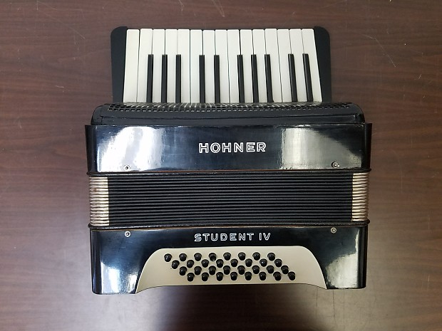 Vintage Hohner Student IV 25 32 Piano Accordion