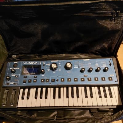 Novation MiniNova 37-Key 18-Voice Synthesizer 2012 - Present - Blue