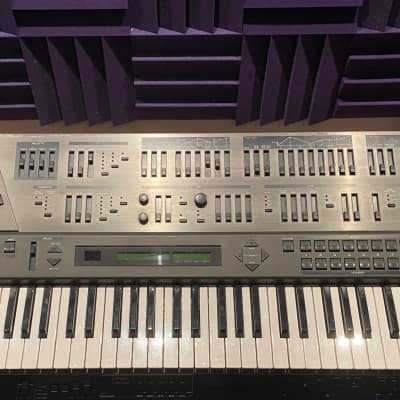 Roland JD-800 61-Key Programmable Synthesizer