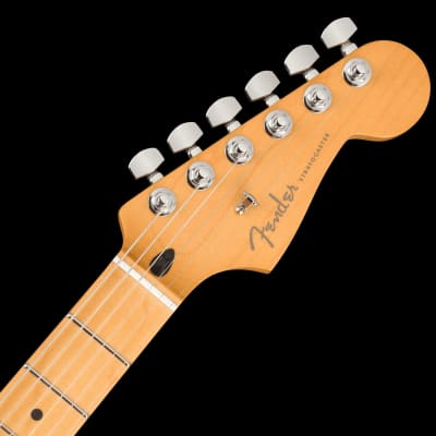 Fender Player Plus Stratocaster Maple Fingerboard 3-Color Sunburst image 5