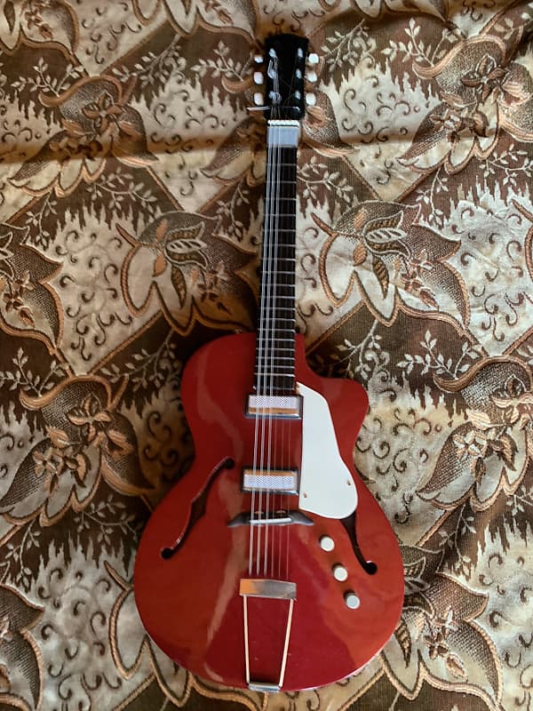 Lunacharskaya Archtop 409 1970-1975 Red Soviet USSR Vintage | Reverb