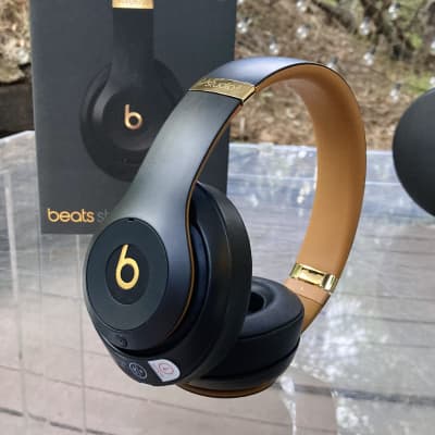 Beats By Dre Beats Studio 3 Wireless Bluetooth Headphones image 4