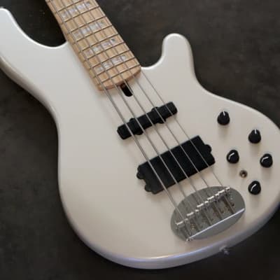 Lakland Skyline 55-02 Custom 2023 - White Pearl image 4