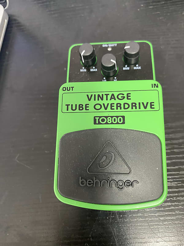 Behringer TO800