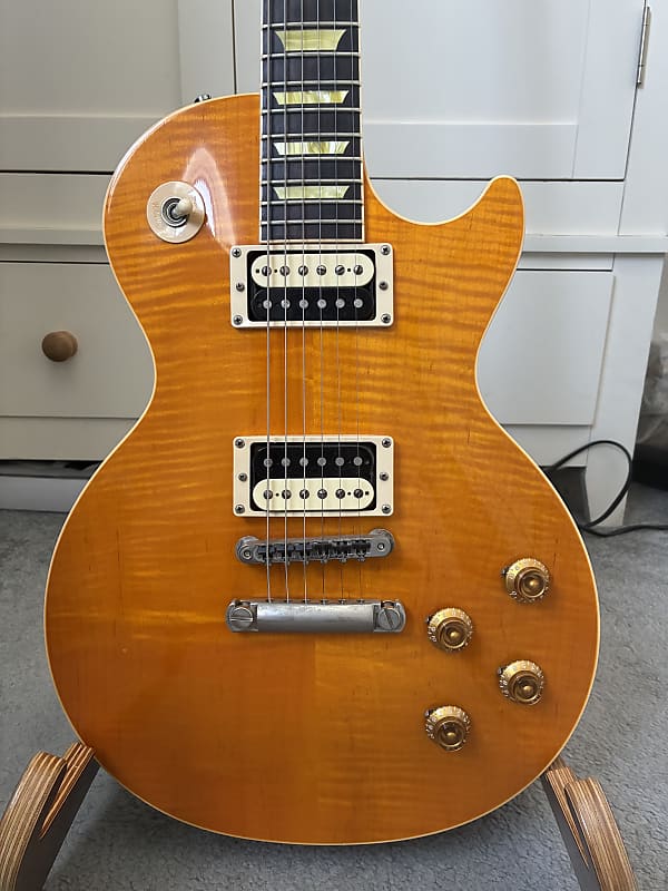 o*n様 Gibson Les Paul Classic Premium Plu Gibson Les Paul Classic Premium Plus Cherry Sunburst 1995