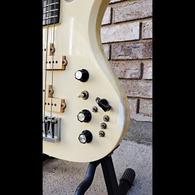 B.C Rich 日本製 white BC Rich Eagle Mid 80s - White (faded) (Japanese model) | Reverb