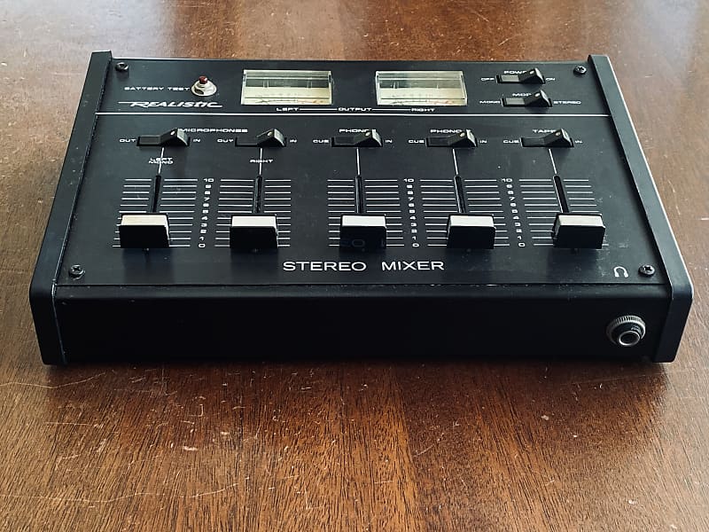 Realistic #32-1100A Stereo Battery Powered Mixer. Tested