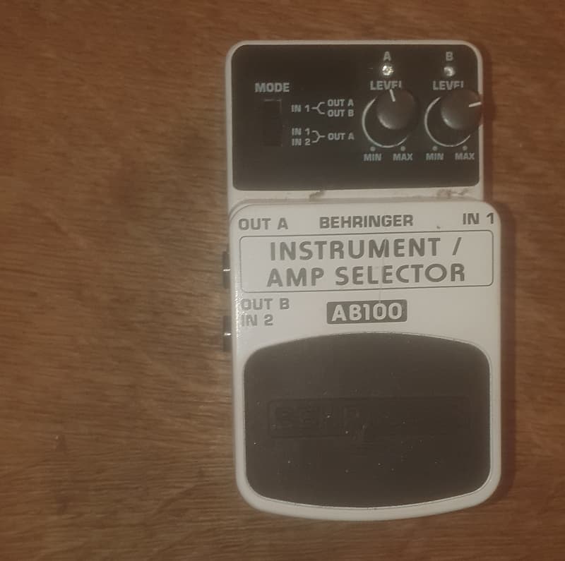 Behringer AB100 Instrument/Amp Selector