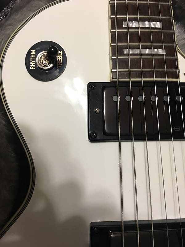 Epiphone Les Paul Custom, Arctic White with James Hetfield EMG pickups!