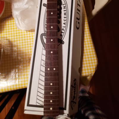 Fender Telecaster 2018 - Maple neck - Rosewood fingerboard image 8