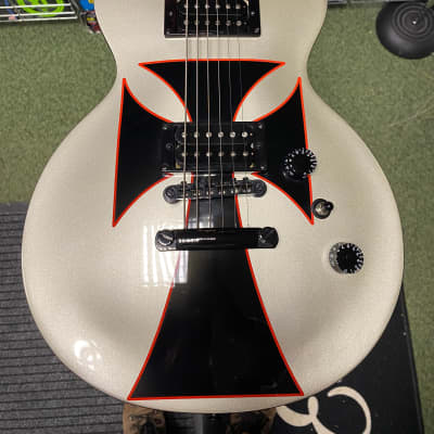 ギター Epiphone / Les Paul Baritone Epiphone Les Paul Baritone - What To Know & Where To Buy