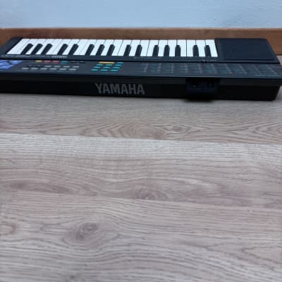 Yamaha PSS-140 Synthesizer 1988 - Black