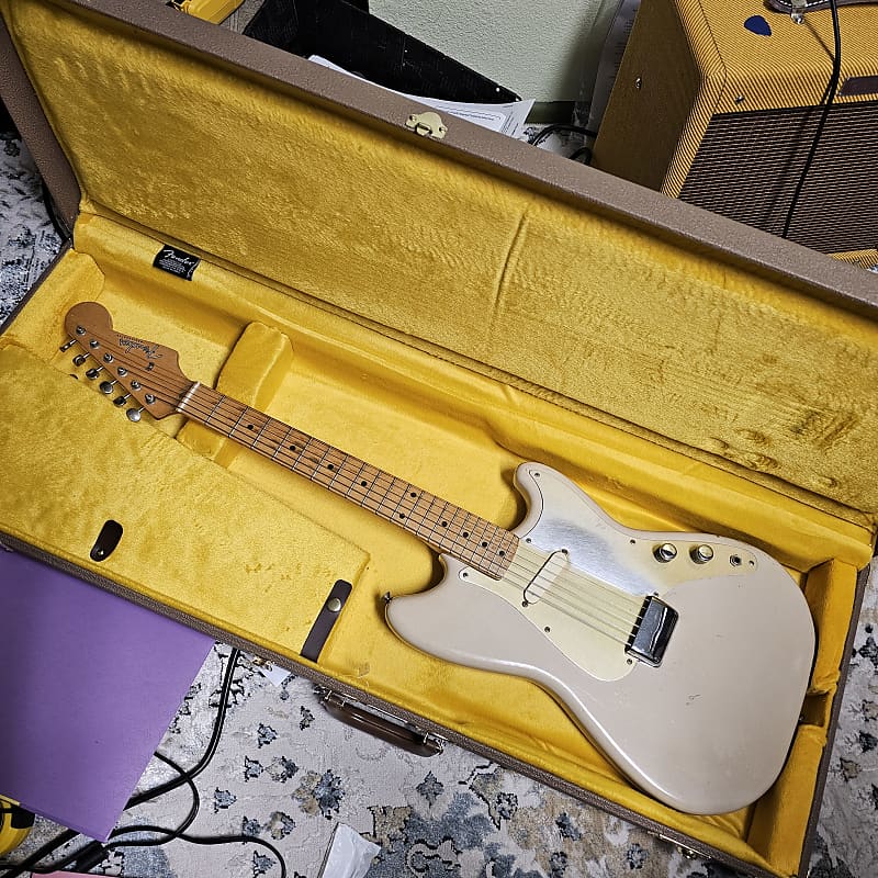 Fender Musicmaster with Maple Fretboard 1956 - 1959 | Reverb