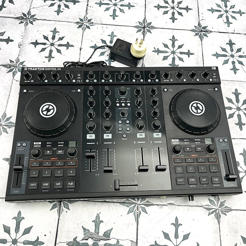 Native Instruments Traktor Kontrol S4 | Reverb