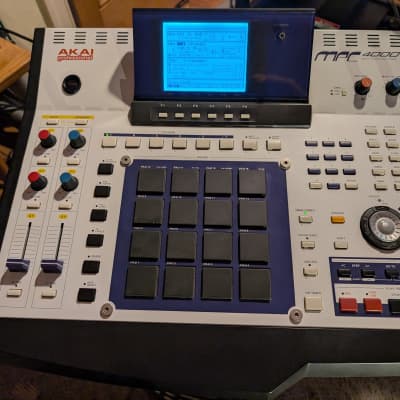 AKAI MPC4000 マルチトラックレコーダー Professional AKAI MPC4000 マルチトラックレコーダー Professional Akai MPC4000