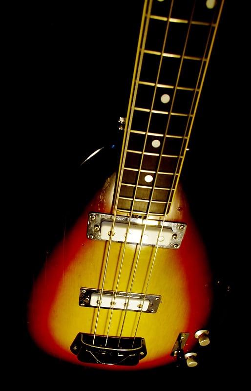 Vox PHANTOM MARK IV TEARDROP BASS 1966 Sunburst COLLECTIBLE. RARE.