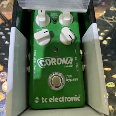 TC Electronic Corona Chorus c. 2020 - Green image 5