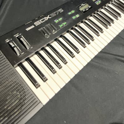 Yamaha SDX27S Programmable Algorithm Synthesizer with Speakers - Black DX27