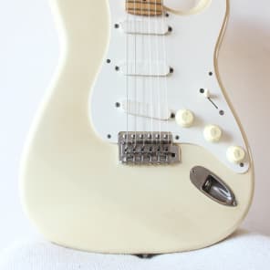 ギター fenderJapan st54-95ls white Fender Japan '54 Reissue Stratocaster ST54-95LS Vintage White 2002